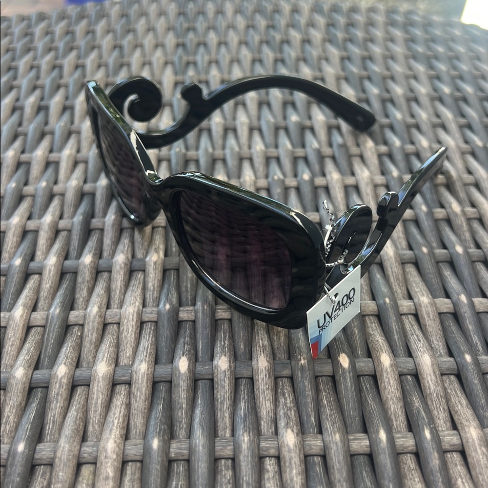Women’s Black Sunglasses baroque Swirl Square Tinted Lens Sunglasses UV 400 New